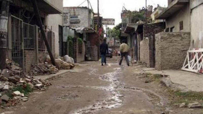 Vecinos del Barrio La Esperanza cortaron la autopista Cámpora para reclamar agua potable