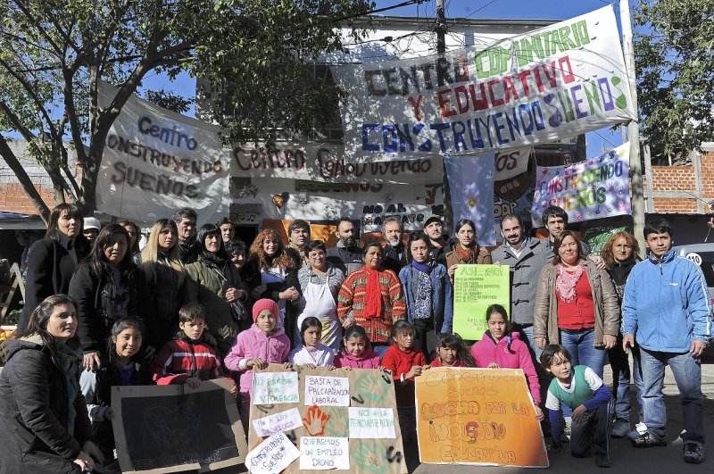 Docentes y vecinos reclaman por el cierre de un centro educativo en Villa Soldati