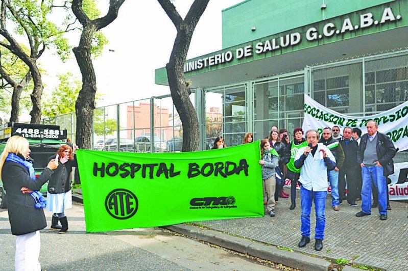 Trabajadores del Borda reclaman contra el cierre de cinco servicios