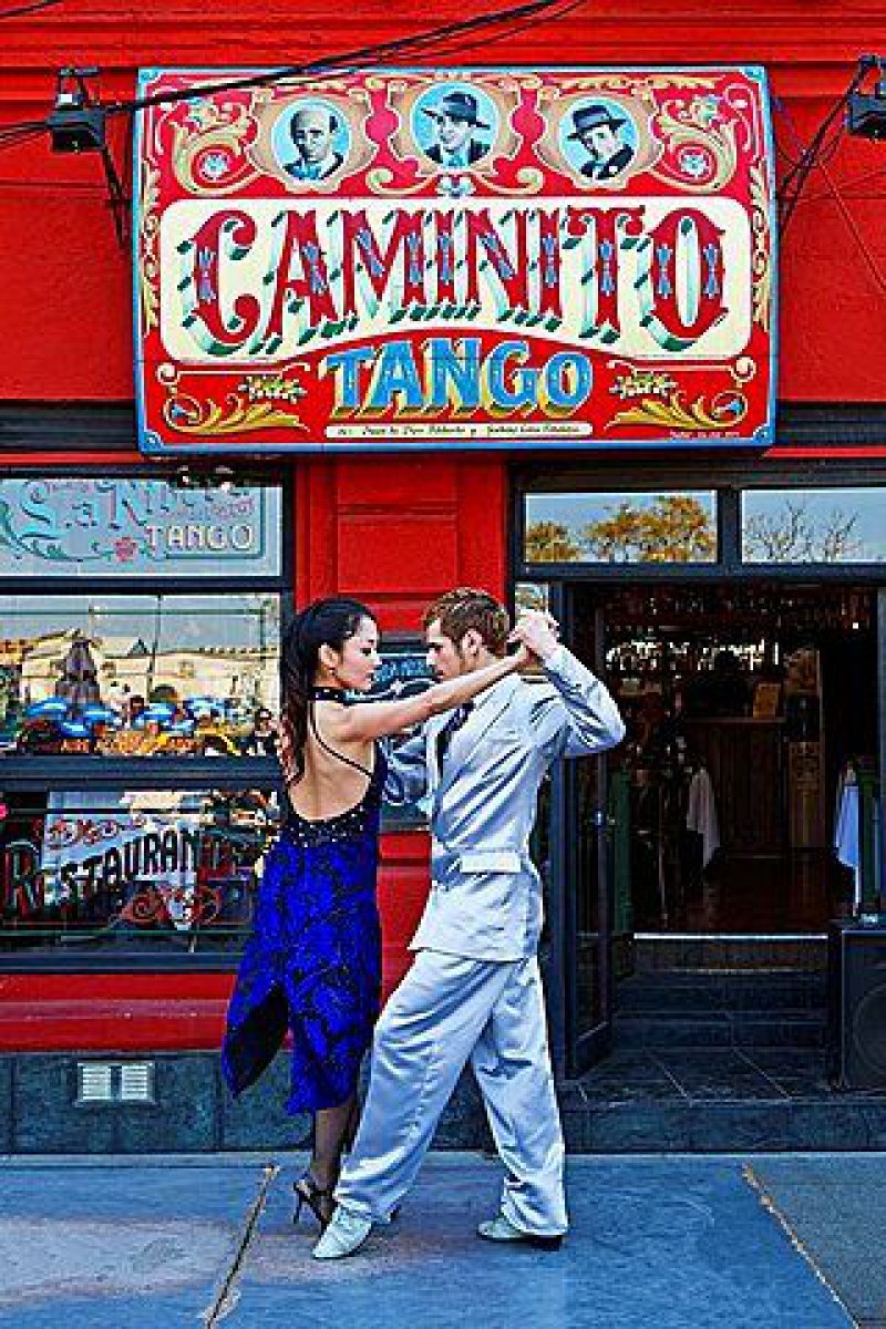 Bailarinas y bailarines de tango de Caminito y Plaza Dorrego en estado de emergencia