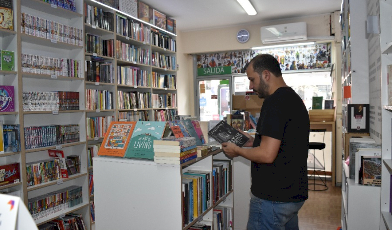 Barracas tiene librería